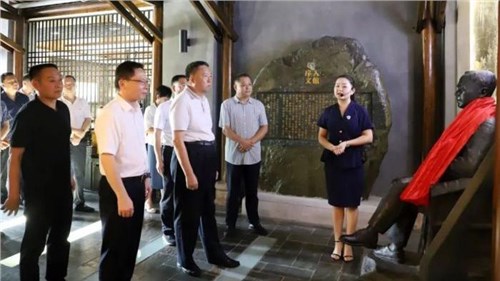 湖南省政協(xié)主席、黨組書(shū)記毛萬(wàn)春一行來(lái)集團(tuán)白沙溪茶廠考察調(diào)研